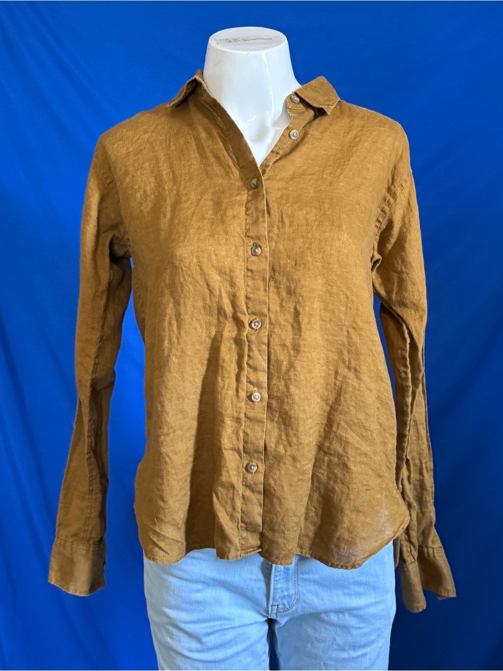 Uniqlo Men's Long-Sleeve Linen Shirt in rusty, Mustard Brown